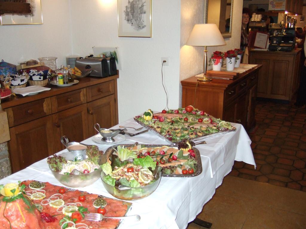 Gasthaus Zur Sonne Aesch  Εξωτερικό φωτογραφία